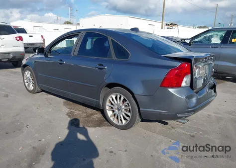 2011 Volvo S40 T5/T5 R-Design z USA, uszkodzony, nr VIN YV1672MS8B2547192